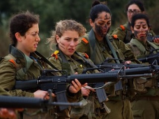 سربازان زن