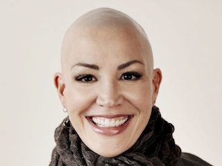 زن سر تراشیده