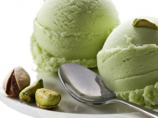 بستنی پسته ای