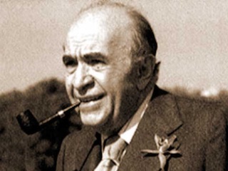 امیر عباس هویدا