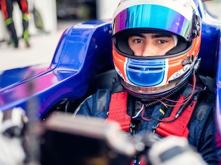 راننده اتومبیل رانی