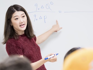 استاد دانشگاه