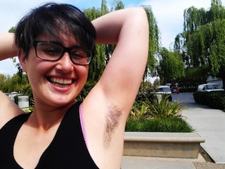 موی زیر بغل زن