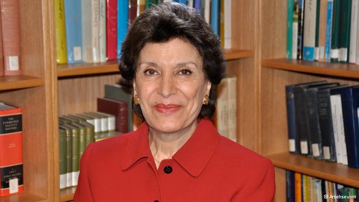 دومین وزیر زن