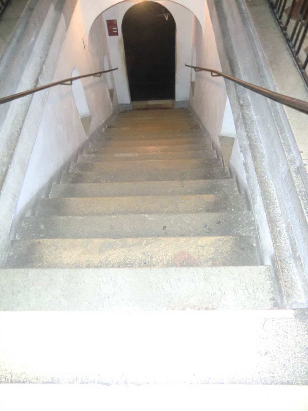 سردابه مومیائی های افراد مهم و قربانیان طاعون